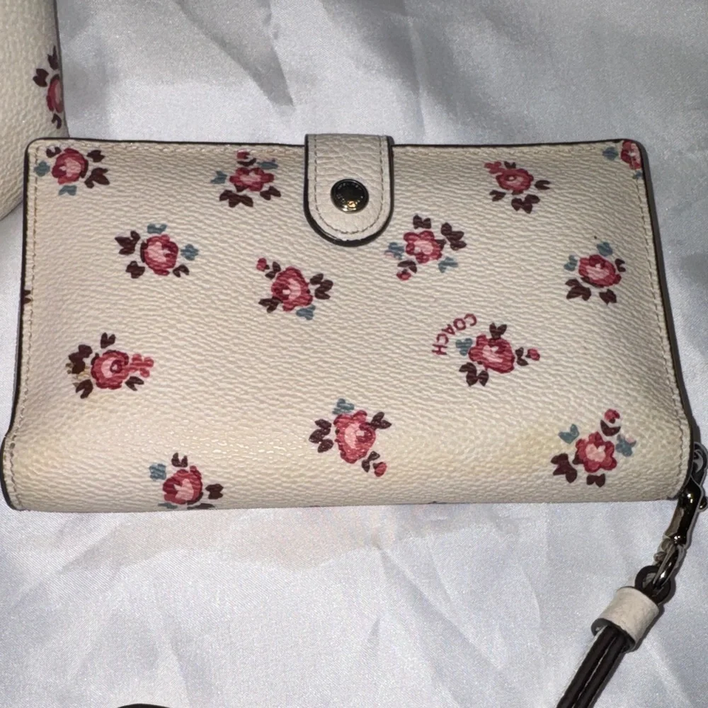 Coach 3 Pc Set EUC Cream Tote with Pink Floral Design - Picture 3 of 9